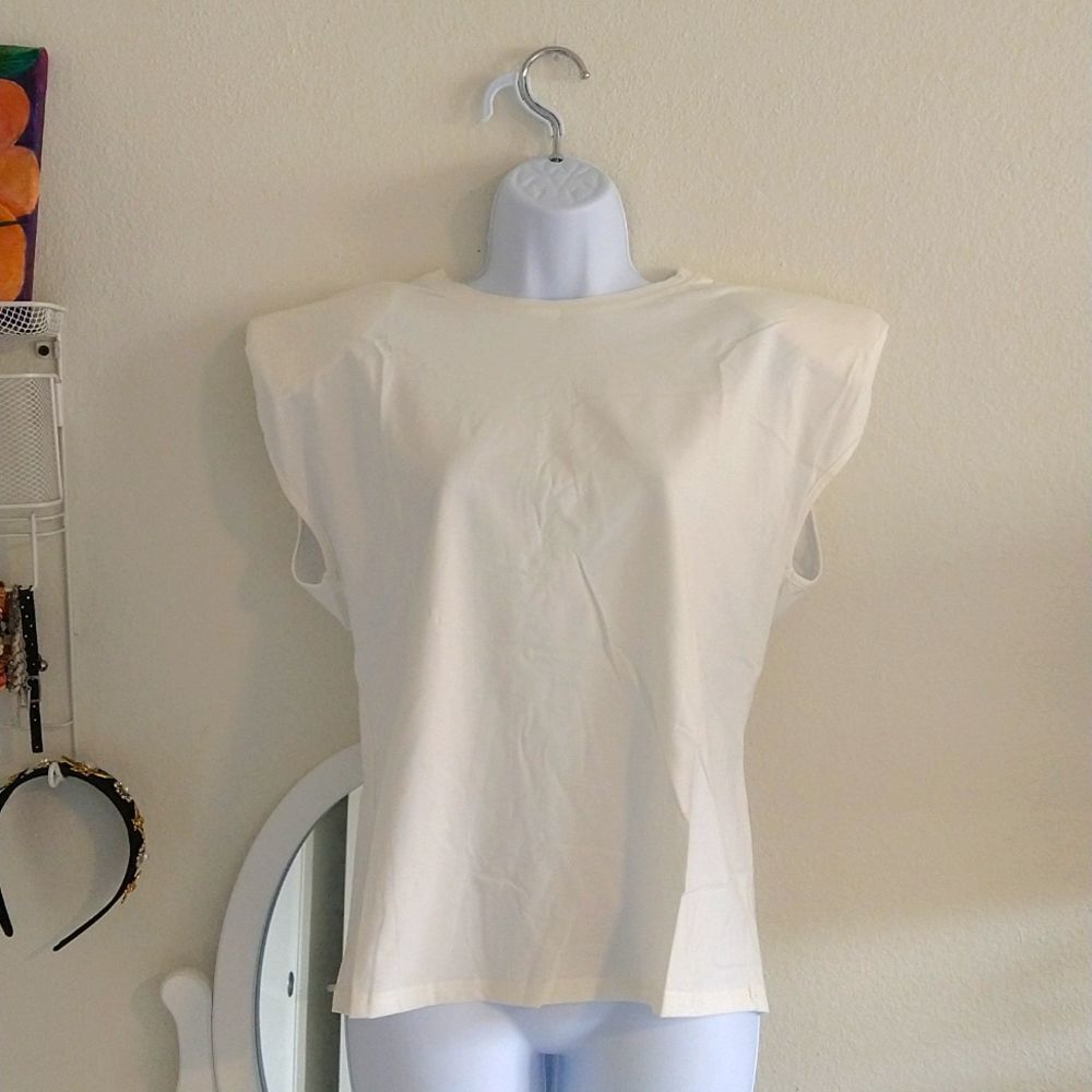 Ivory Padded Shoulder Sleeveless Muscle Tee Top Small NWT Style